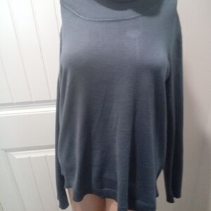 Cable & Gauge Size M Blue Turtle Neck Long Sleeve Sweater with Buttons On Back